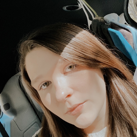 Meet your Posher, Madison - Picture 1 of 1